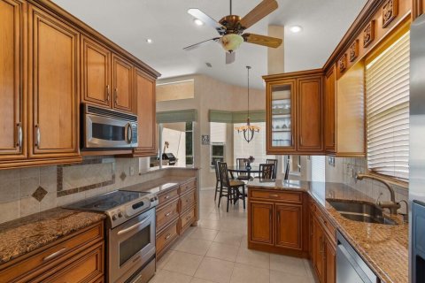 Villa ou maison à vendre à Port St. Lucie, Floride: 3 chambres, 208.19 m2 № 2368400 - photo 17