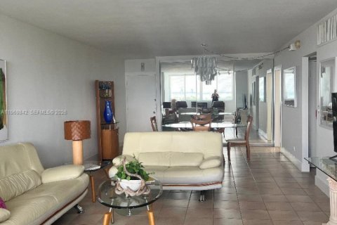 Condominio en alquiler en Miami Beach, Florida, 1 dormitorio, 87.51 m2 № 2030586 - foto 7