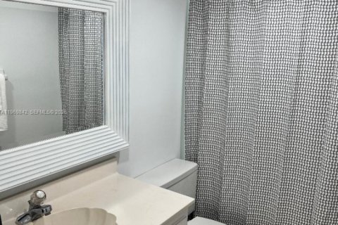 Condominio en alquiler en Miami Beach, Florida, 1 dormitorio, 87.51 m2 № 2030586 - foto 17