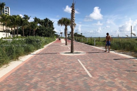 Condominio en alquiler en Miami Beach, Florida, 1 dormitorio, 87.51 m2 № 2030586 - foto 26