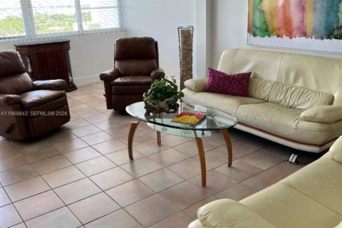 Condominio en alquiler en Miami Beach, Florida, 1 dormitorio, 87.51 m2 № 2030586 - foto 5