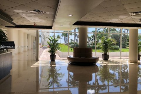 Condominio en alquiler en Miami Beach, Florida, 1 dormitorio, 87.51 m2 № 2030586 - foto 2