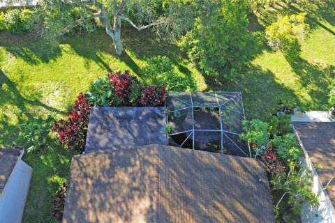 House in Coconut Creek, Florida 2 bedrooms, 128.11 sq.m. № 2005003 - photo 3