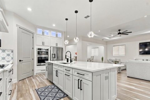 Villa ou maison à vendre à Tampa, Floride: 5 chambres, 304.07 m2 № 2398926 - photo 5