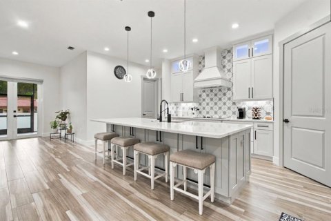 Villa ou maison à vendre à Tampa, Floride: 5 chambres, 304.07 m2 № 2398926 - photo 3