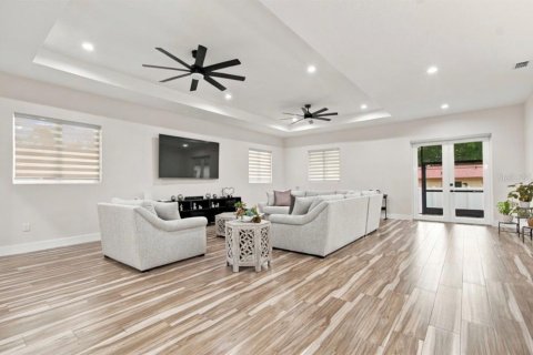Villa ou maison à vendre à Tampa, Floride: 5 chambres, 304.07 m2 № 2398926 - photo 12