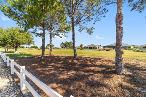 House in Ocala, Florida 3 bedrooms, 250.93 sq.m. № 2122663 - photo 11