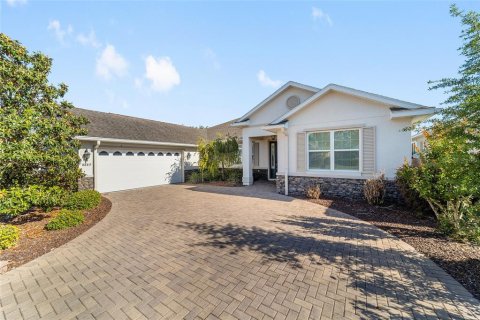 House in Ocala, Florida 3 bedrooms, 250.93 sq.m. № 2122663 - photo 3