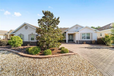 House in Ocala, Florida 3 bedrooms, 250.93 sq.m. № 2122663