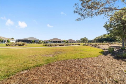 House in Ocala, Florida 3 bedrooms, 250.93 sq.m. № 2122663 - photo 15