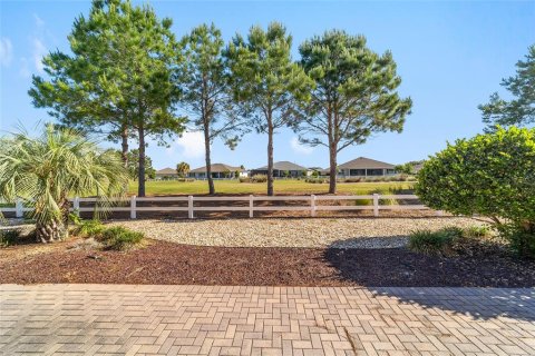 House in Ocala, Florida 3 bedrooms, 250.93 sq.m. № 2122663 - photo 9