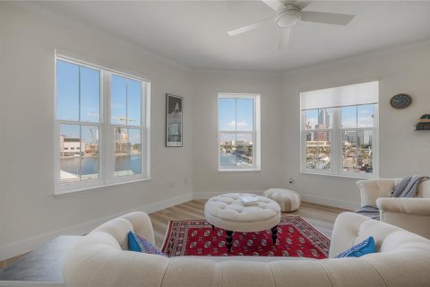 Condo in Tampa, Florida, 2 bedrooms  № 2156408 - photo 2