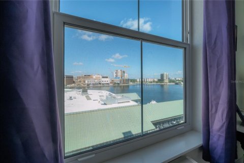 Condo in Tampa, Florida, 2 bedrooms  № 2156408 - photo 18