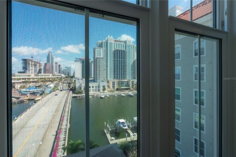 Condo in Tampa, Florida, 2 bedrooms  № 2156408 - photo 4