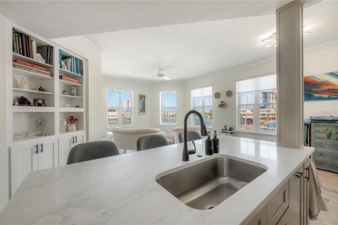 Condo in Tampa, Florida, 2 bedrooms  № 2156408 - photo 6