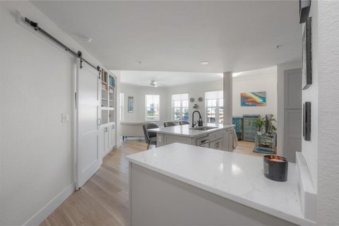 Condo in Tampa, Florida, 2 bedrooms  № 2156408 - photo 13