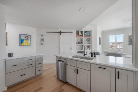 Condo in Tampa, Florida, 2 bedrooms  № 2156408 - photo 15
