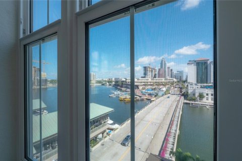 Condo in Tampa, Florida, 2 bedrooms  № 2156408 - photo 3