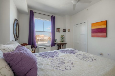 Condo in Tampa, Florida, 2 bedrooms  № 2156408 - photo 17