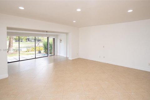 Touwnhouse à louer à Doral, Floride: 2 chambres, 168.15 m2 № 1997663 - photo 16