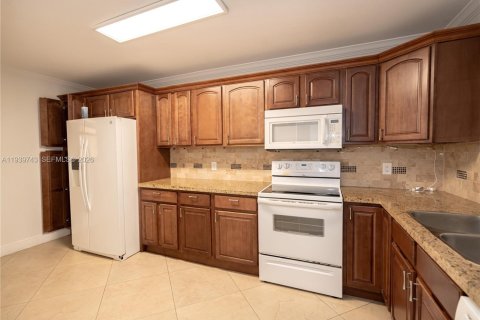 Touwnhouse à louer à Doral, Floride: 2 chambres, 168.15 m2 № 1997663 - photo 7