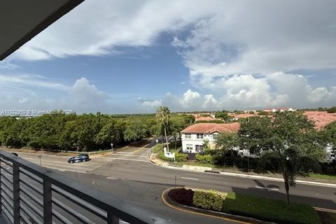 Condo in Doral, Florida, 2 bedrooms № 1936057 - photo 25