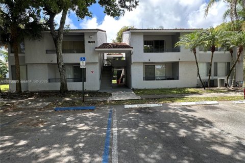 Condominio en Coconut Creek, Florida, 1 dormitorio  № 2069211