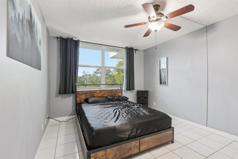 Condo in Plantation, Florida, 1 bedroom № 2154556 - photo 22