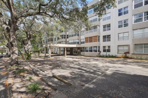 Condo in Plantation, Florida, 1 bedroom № 2154556 - photo 30