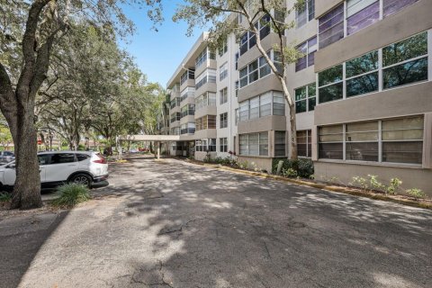 Condo in Plantation, Florida, 1 bedroom № 2154556 - photo 26