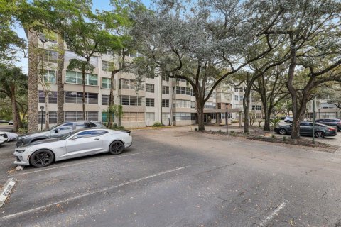 Condo in Plantation, Florida, 1 bedroom № 2154556 - photo 27