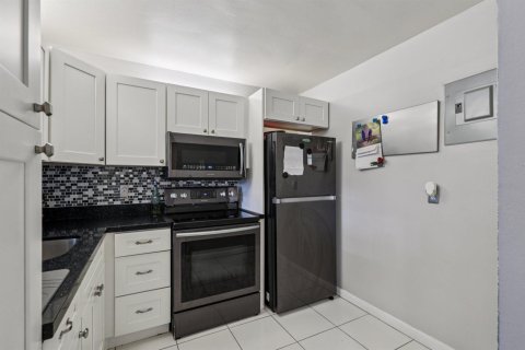 Condo in Plantation, Florida, 1 bedroom № 2154556 - photo 7