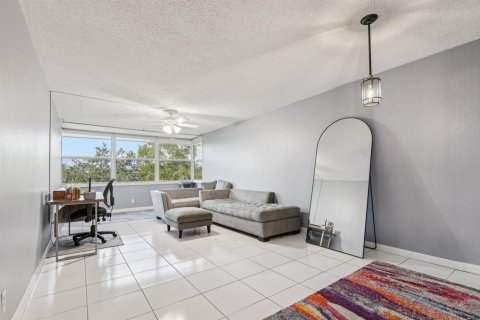 Condo in Plantation, Florida, 1 bedroom № 2154556 - photo 6