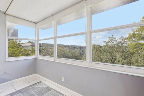 Condo in Plantation, Florida, 1 bedroom № 2154556 - photo 14