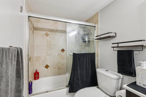 Condo in Plantation, Florida, 1 bedroom № 2154556 - photo 24