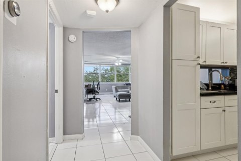 Condo in Plantation, Florida, 1 bedroom № 2154556 - photo 10
