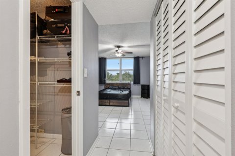 Condo in Plantation, Florida, 1 bedroom № 2154556 - photo 21