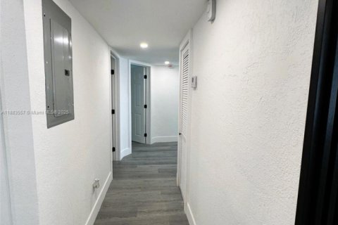 Casa en venta en Miami, Florida, 3 dormitorios, 80.27 m2 № 1978362 - foto 15