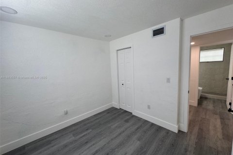 Casa en venta en Miami, Florida, 3 dormitorios, 80.27 m2 № 1978362 - foto 22