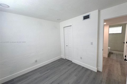 Casa en venta en Miami, Florida, 3 dormitorios, 80.27 m2 № 1978362 - foto 21