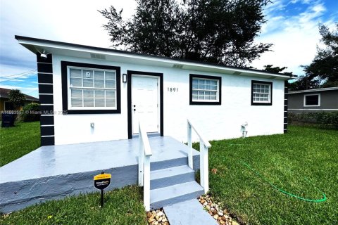 Casa en venta en Miami, Florida, 3 dormitorios, 80.27 m2 № 1978362 - foto 2