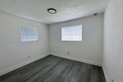 Casa en venta en Miami, Florida, 3 dormitorios, 80.27 m2 № 1978362 - foto 20