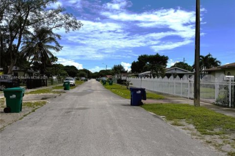Casa en venta en Miami, Florida, 3 dormitorios, 80.27 m2 № 1978362 - foto 25