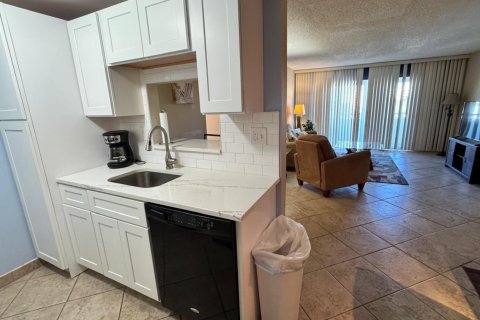 Copropriété à vendre à Pompano Beach, Floride: 2 chambres, 104.98 m2 № 2146007 - photo 8