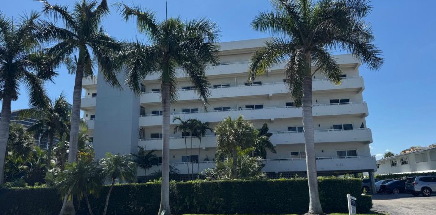 Condo à Pompano Beach, Floride, 2 chambres  № 2146007