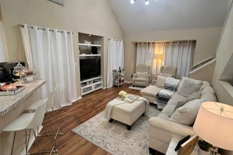 Condo in Orlando, Florida, 1 bedroom  № 1796227 - photo 2