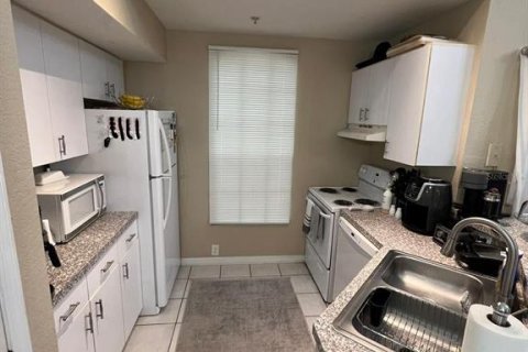 Condo in Orlando, Florida, 1 bedroom  № 1796227 - photo 13