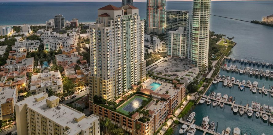 Condo à Miami Beach, Floride, 2 chambres  № 1976167