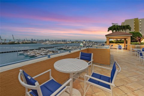 Copropriété à vendre à Miami Beach, Floride: 2 chambres, 100.33 m2 № 1976167 - photo 15