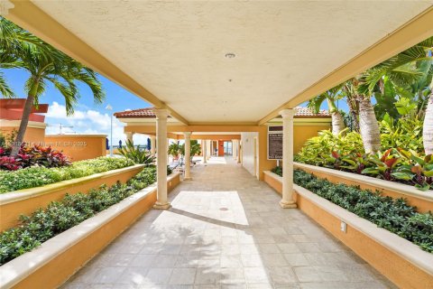 Copropriété à vendre à Miami Beach, Floride: 2 chambres, 100.33 m2 № 1976167 - photo 12